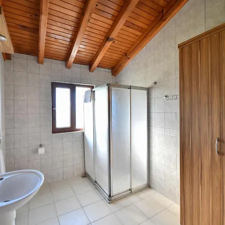 Yaba 2 Villa Villa